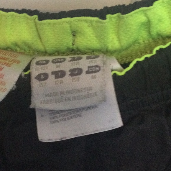 Boys Adidas Shorts - Picture 5 of 5